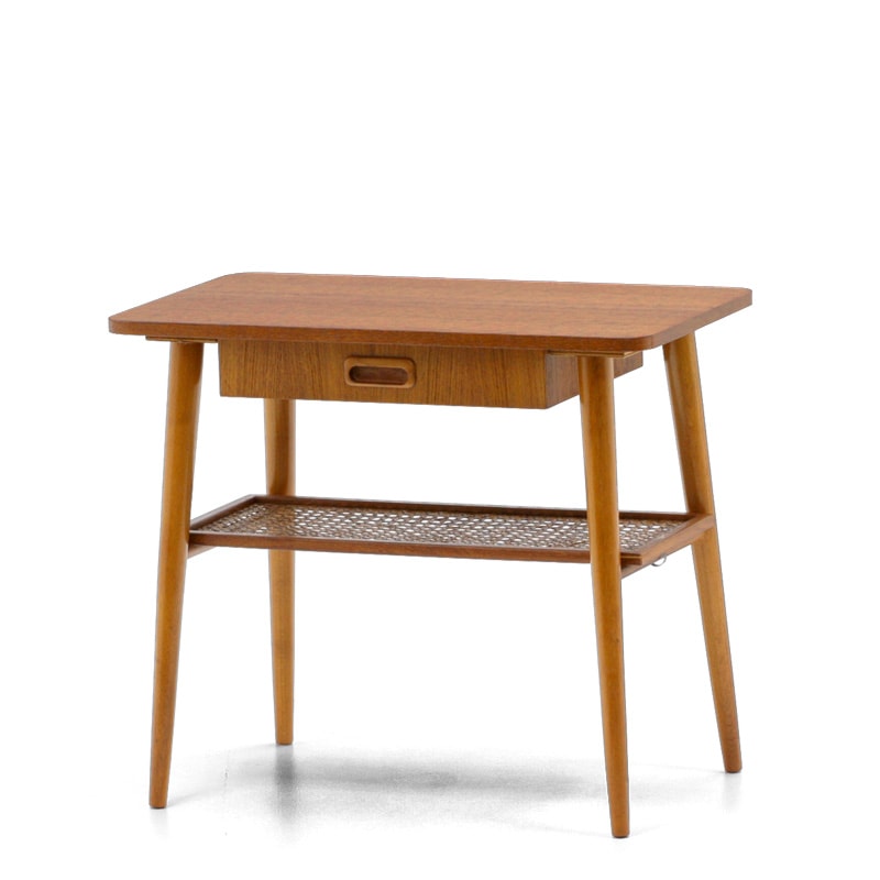 北欧 ヴィンテージ家具 サイドテーブル 籐の棚 スウェーデン | 北欧