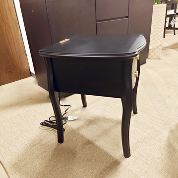 ナイトテーブル「カンティーニュ」ライト付 ブラック色/アウトレット