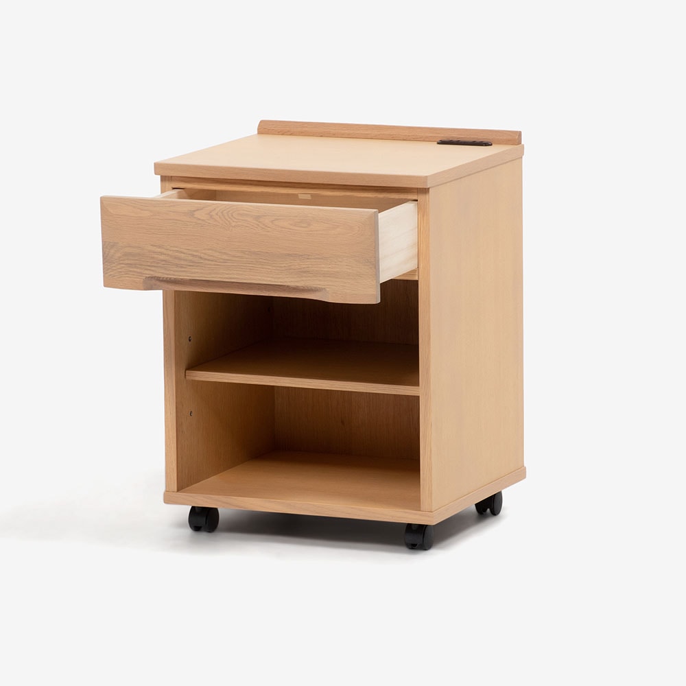 IDC大塚家具オリジナル ビエンナ ナイトテーブル コンセント