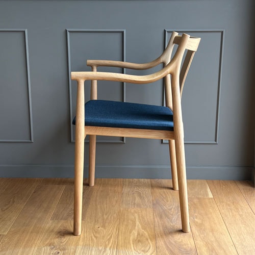 コーラス CHORUSアームチェア／日進木工 | チェア | イズミ