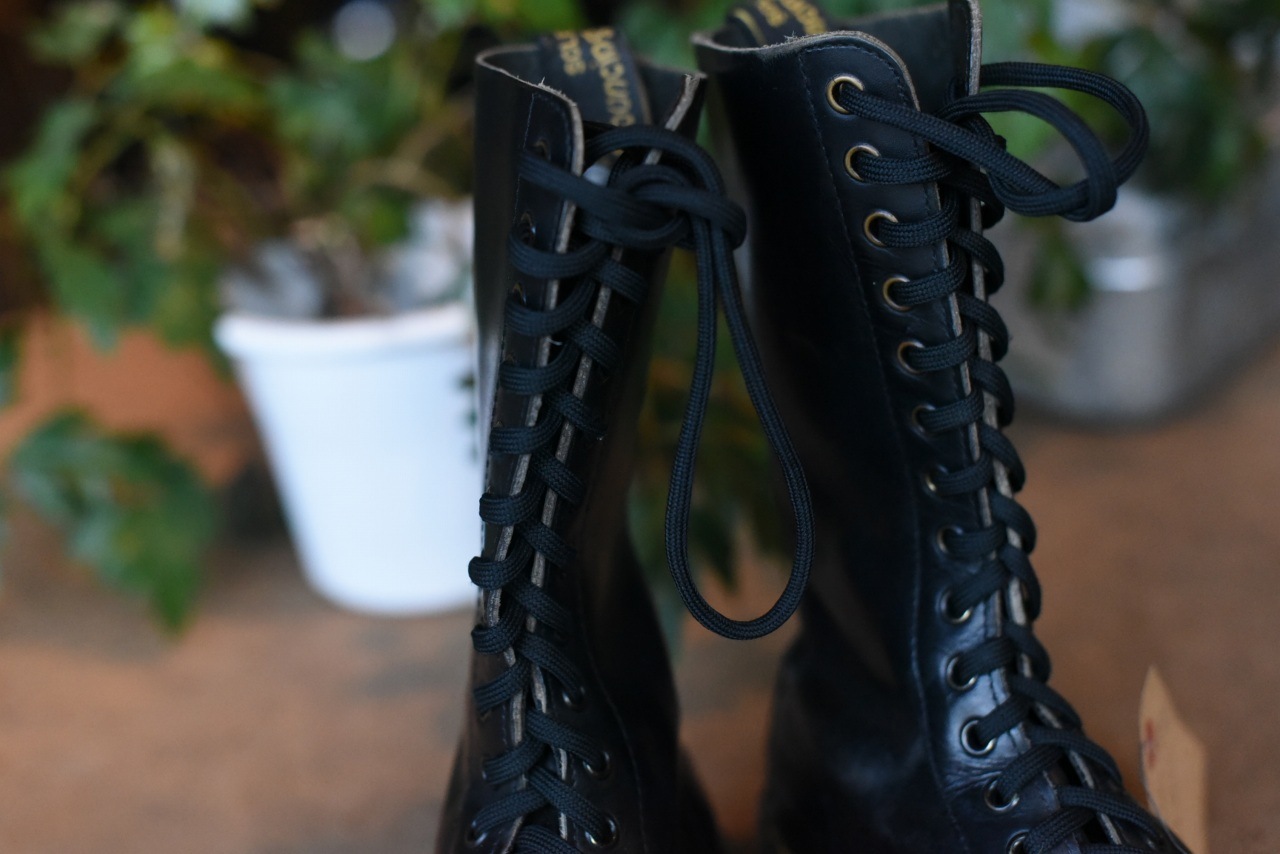 102871 ヴィンテージ ブーツ 「ドクターマーチン」 Dr. Martens 14