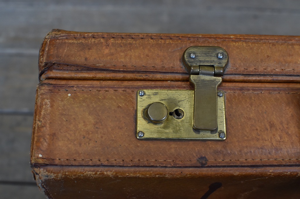 106668 ヴィンテージ レザー トランクケース 皮革製 英国製 | すべての