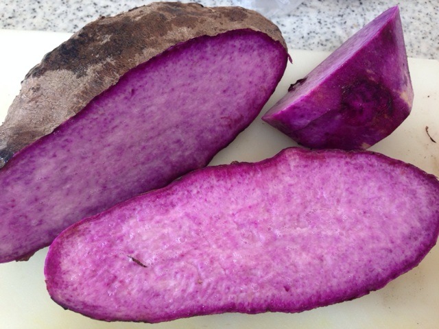 紫山いも(大薯)」1kg～／アントシアニンたっぷり！芋の中まで濃い紫の