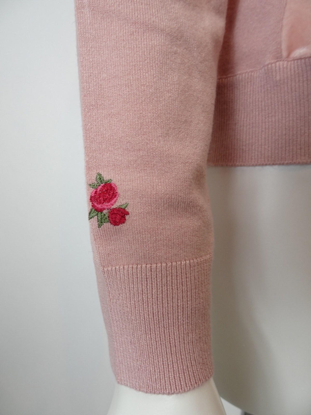 2025年秋冬 香水瓶刺しゅう ベロア素材×ニットカーディガン 2521015