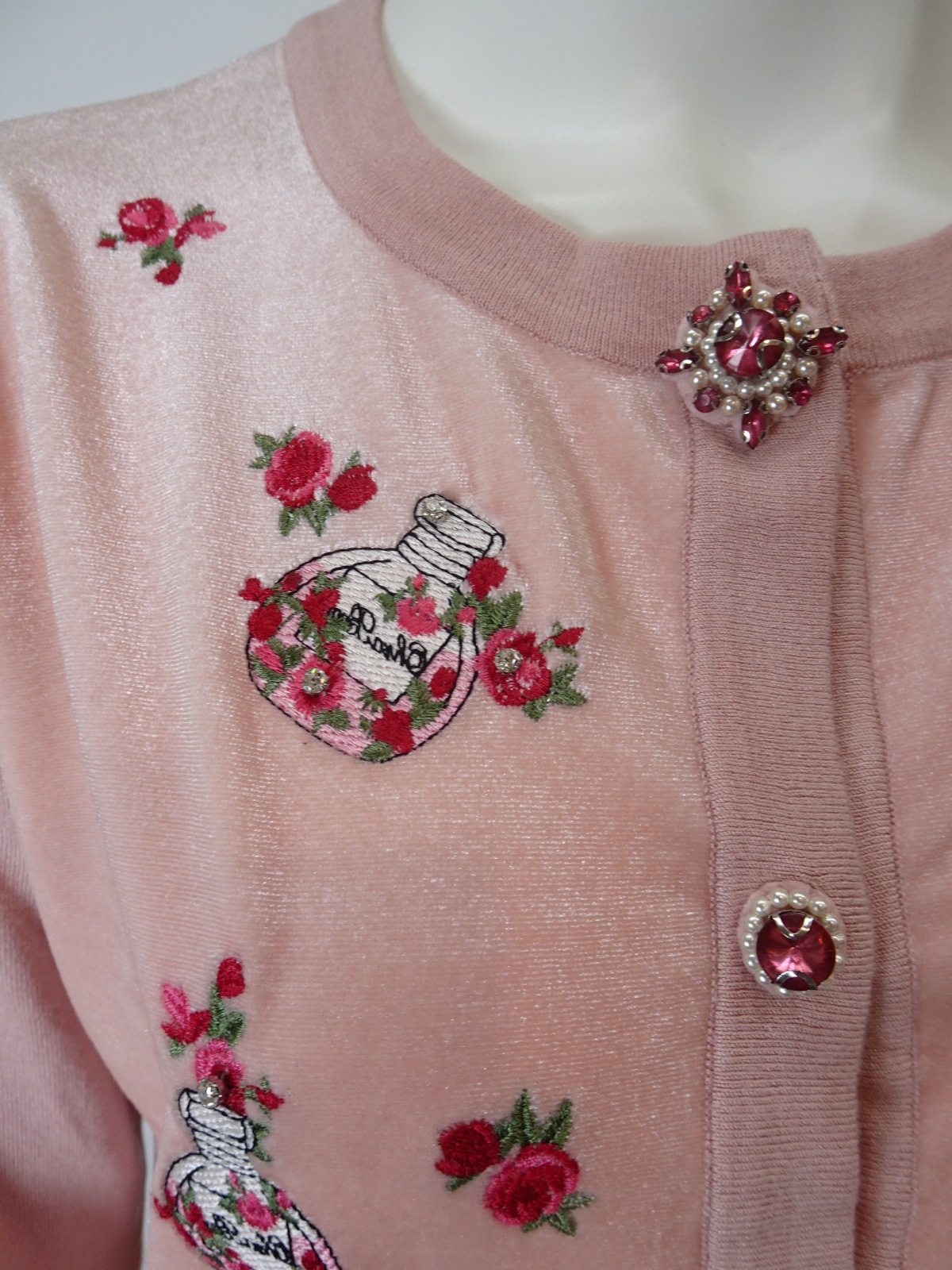 2025年秋冬 香水瓶刺しゅう ベロア素材×ニットカーディガン 2521015