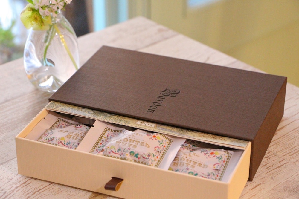 ギフトに迷ったらこちら！】 Kanae Bar＆フローラナッツのセット