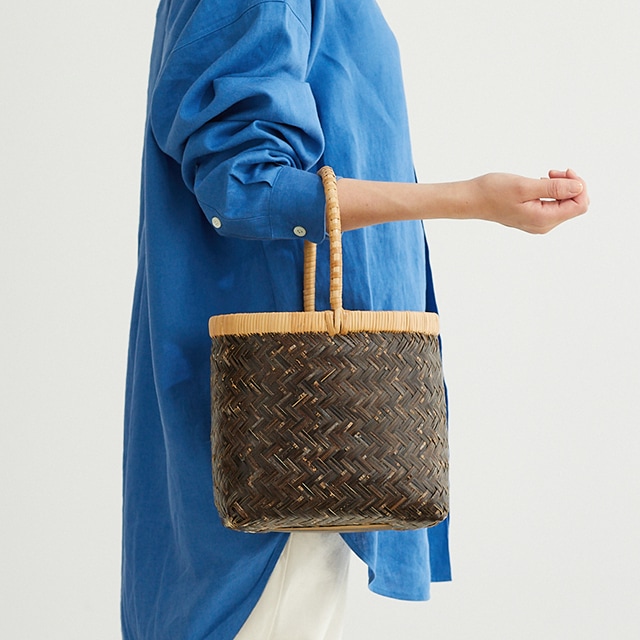 竹かごバッグ(一本手/楕円型/中サイズ/黒竹/ふち・取手上質籐使用)(約