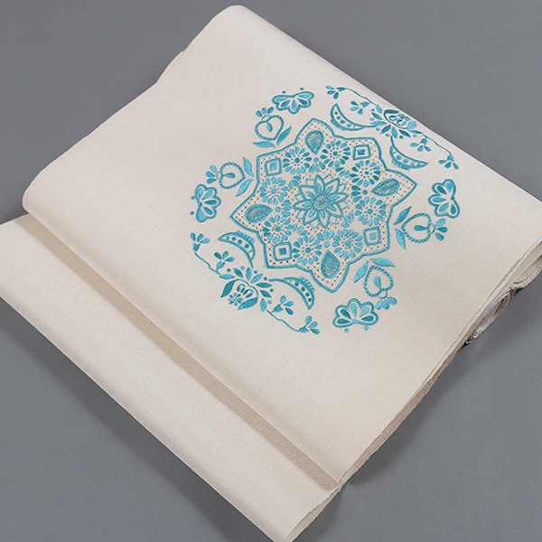 染と織 貴久樹】九寸名古屋帯 （明綴れ地、白、華文と花）名古屋仕立