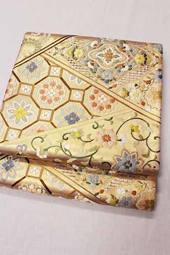 最高級袋帯「汕頭蘇州刺繍 亀甲に唐花華紋」 | 販売着物商品,袋帯,礼装