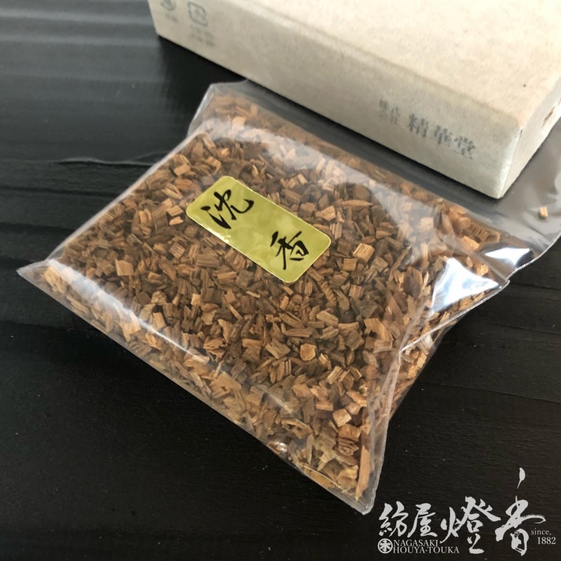 香木/香原料『佳品沈香(タニ沈香)【刻】10g紙箱入』精華堂 | 取扱い