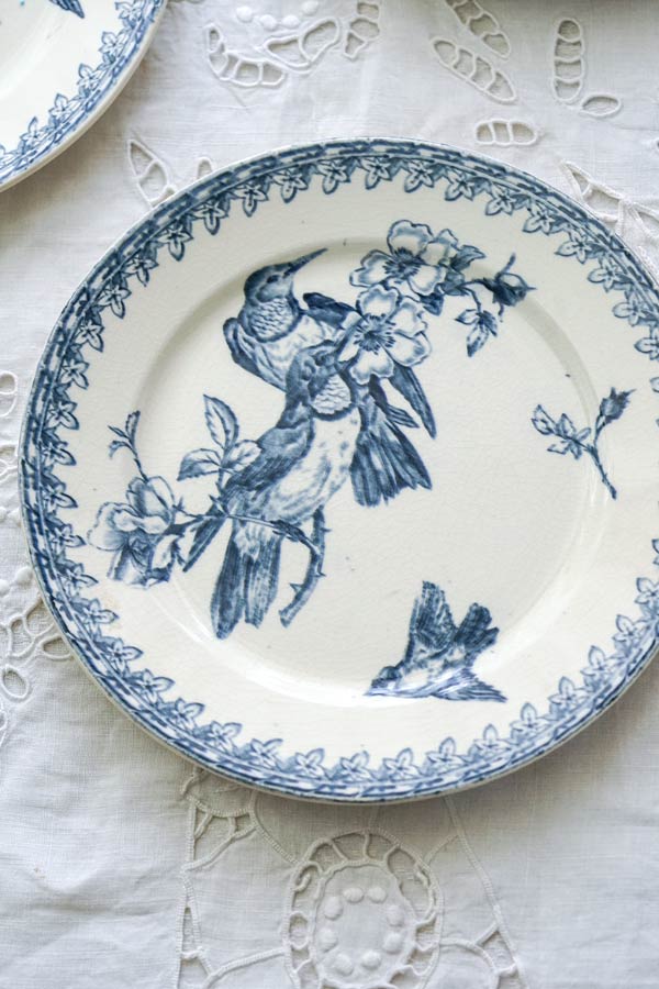 鳥のさえずりが聞こえてきそうなフランスアンティーク