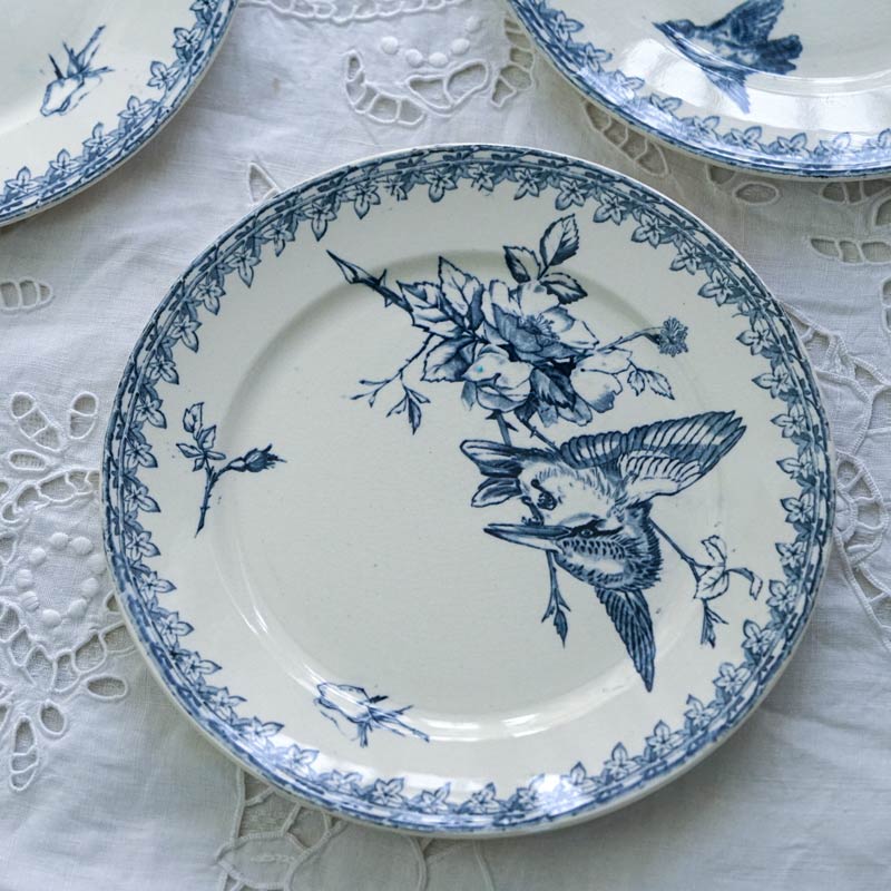 鳥のさえずりが聞こえてきそうなフランスアンティーク