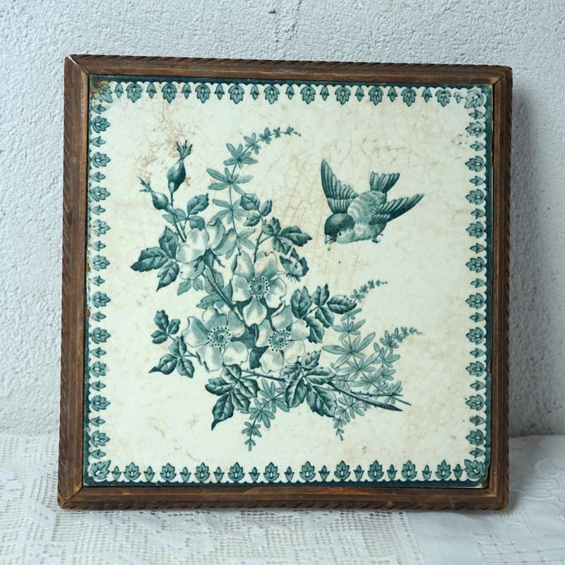 アンティーク番の小鳥のタイルと手彫りのフレームの鍋敷き gk-629の