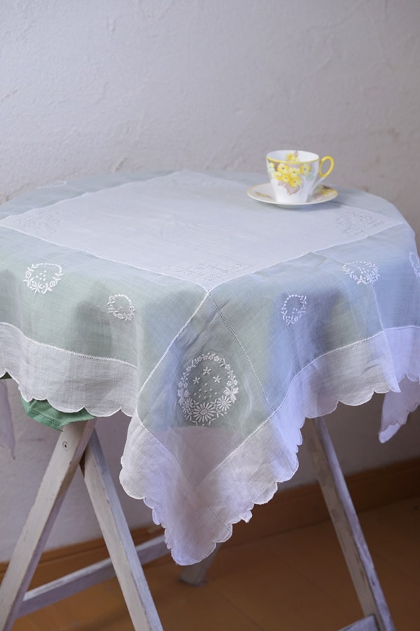 イギリスのパイナップルクロスに手刺繍のテーブルクロス86×87cm ge