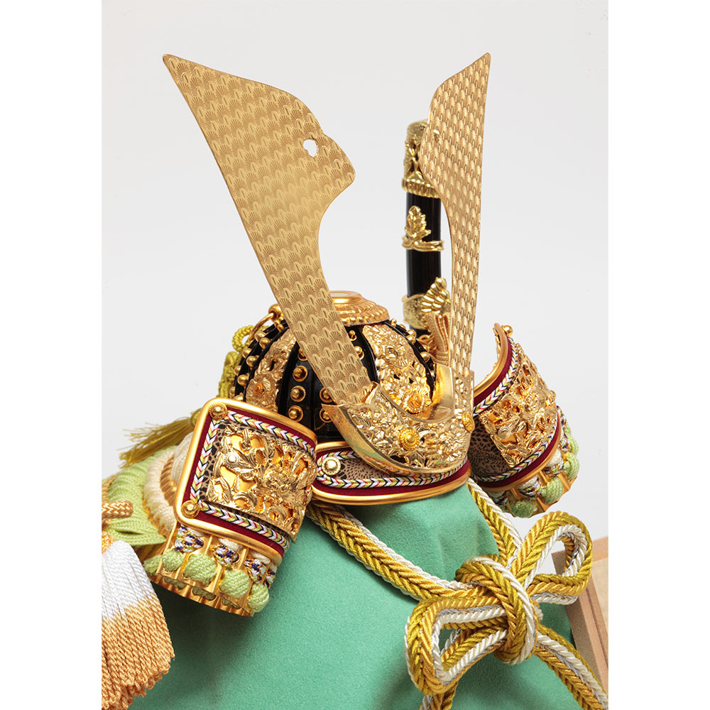 兜ケース飾り 銘木シリーズ 檜 アクリルケース オルゴール付 3G-C50-Z