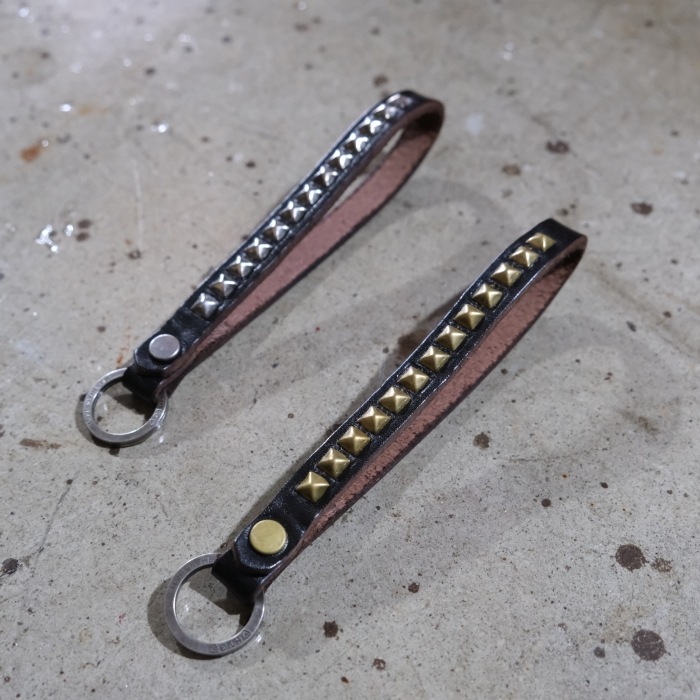 HTC エイチティーシー【Key Holder】ループキーホルダー スタッズ 牛革