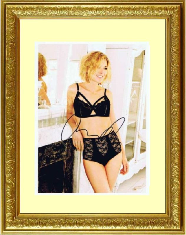 Rosamund Pike ロザムンド パイク 直筆サイン PHOTO | ハリウッド女優