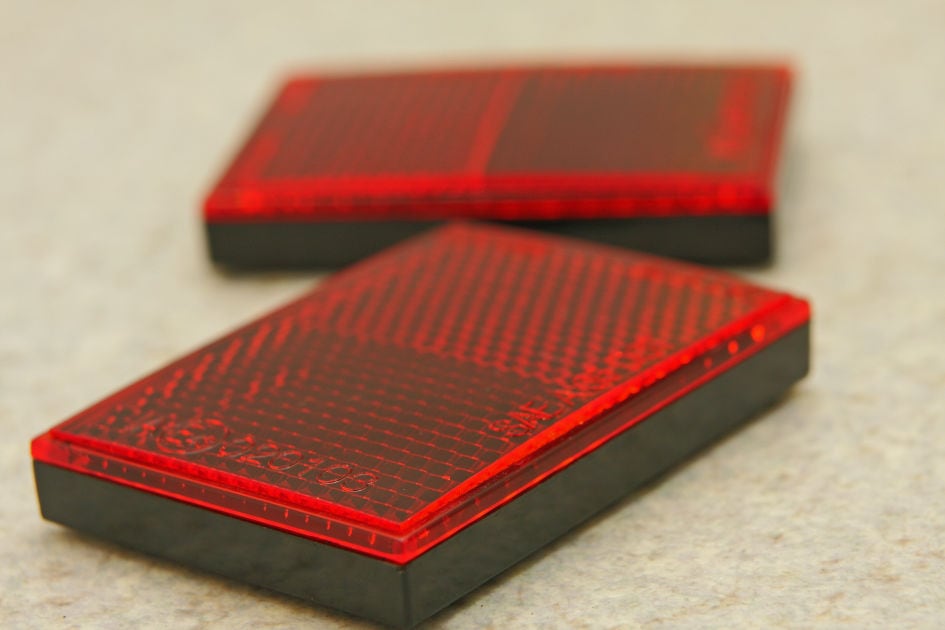 車検対応！！リフレクター（後部反射器）角形 | すべての商品