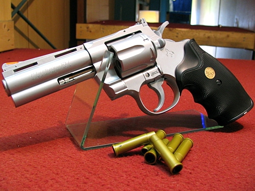 クラウンモデル・コルト パイソン .357マグナム 4インチ〈ステンレス