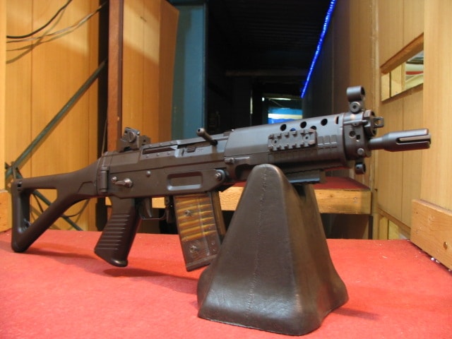 東京マルイ SIG552シールズ 18歳以上用 電動ガン スタンダードタイプ