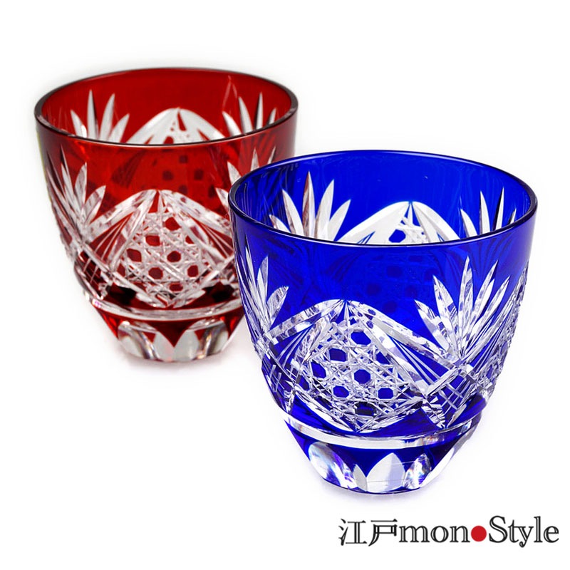 ペア】江戸切子ぐい呑み(八角籠目/赤＆瑠璃)【名入れ・メッセージ入れ