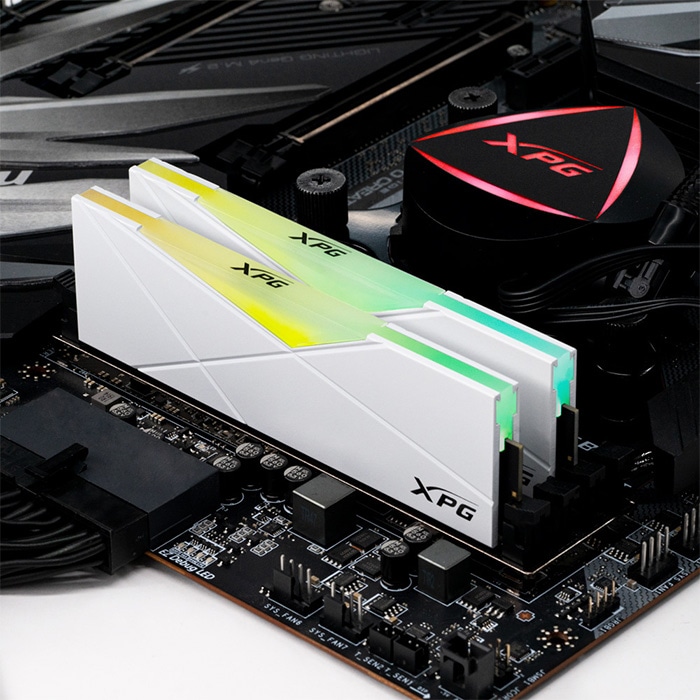 ゲーミングメモリ XPG SPECTRIX D50 DDR4 RGB ホワイト デスクトップPC