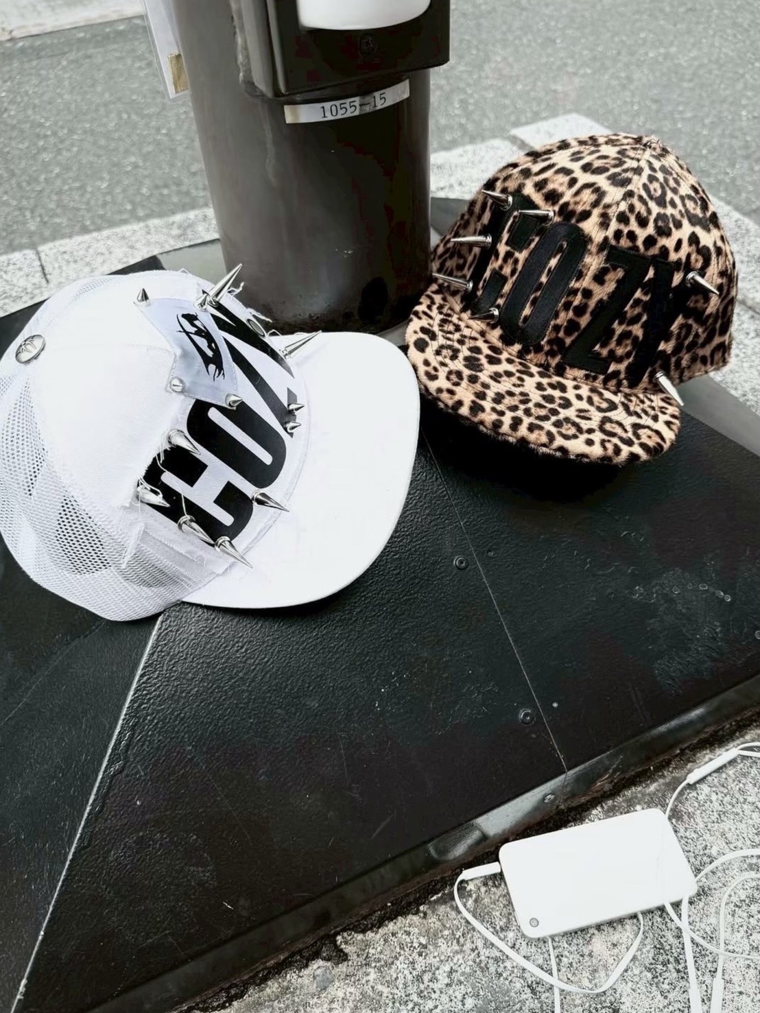 Cozy world Wide】COZY SPIKED LOGO CAP / 【コージーワールドワイド