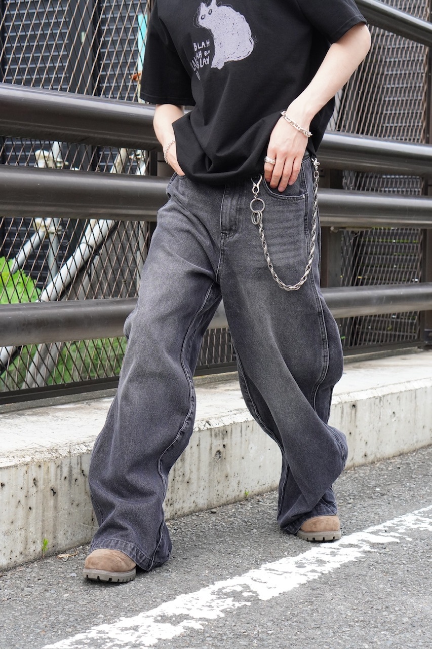 Chikashitsu +】side wave design denim pants (BLACK) | OUR BRAND