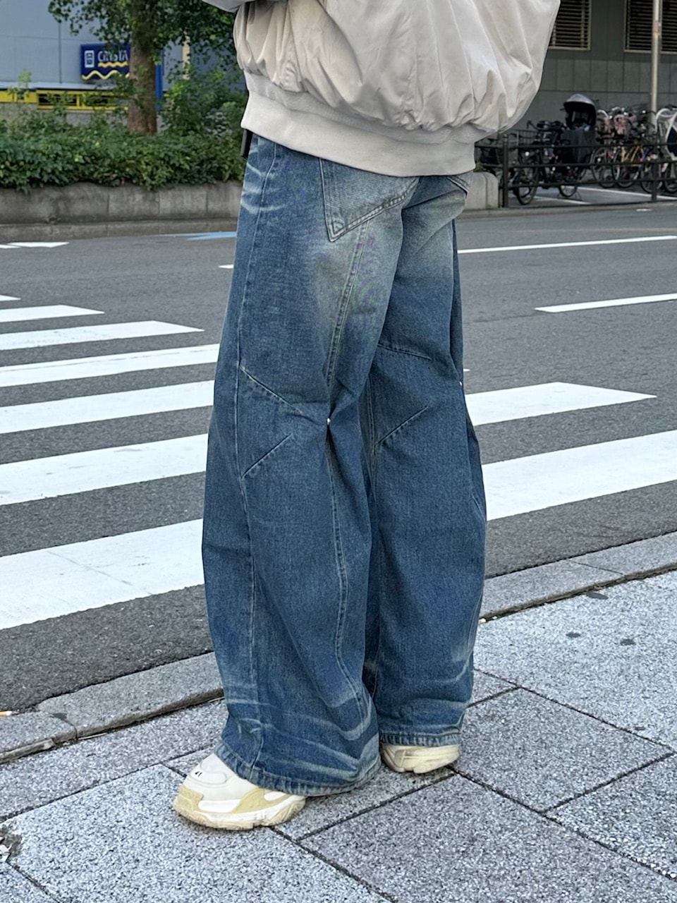 大阪店WEB限定受注制【Chikashitsu +】back snap wide flare denim