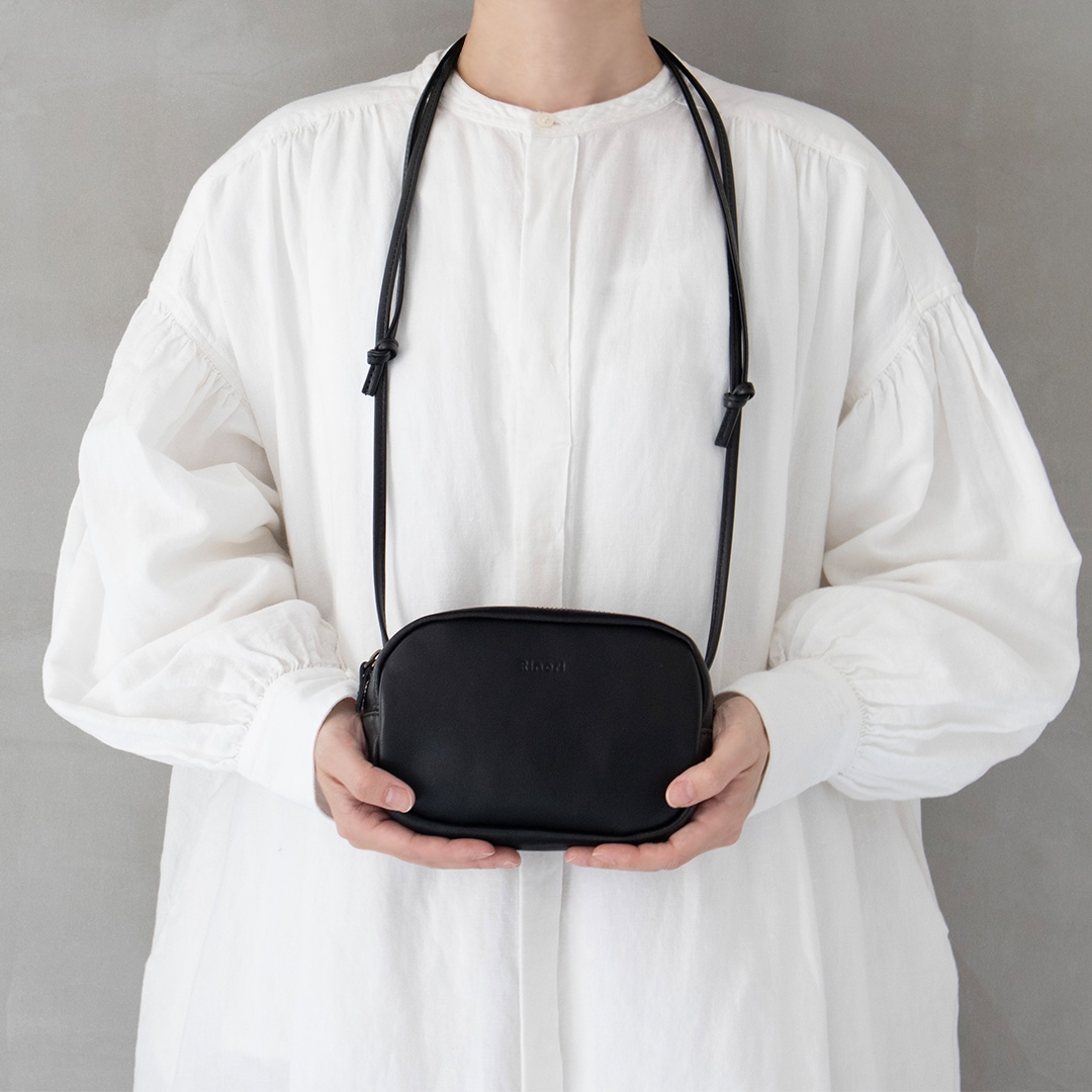 本革 日本製 大人の小さな本革ボディバッグ