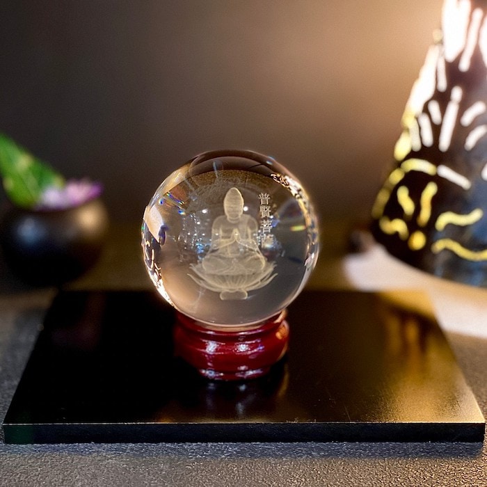 レーザー彫水晶 普賢菩薩 201810y5-2 水晶 レーザー 木製台座付き 3D