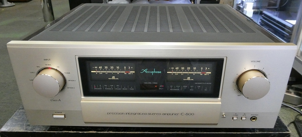 中古品】Accuphase E-600 ※送料無料《北海道・沖縄・離島を除く