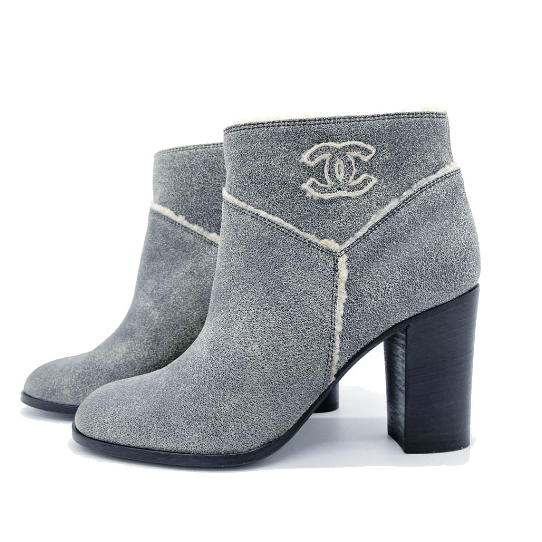 CHANEL シャネル ショートブーツ ココマーク ムートン クラック加工