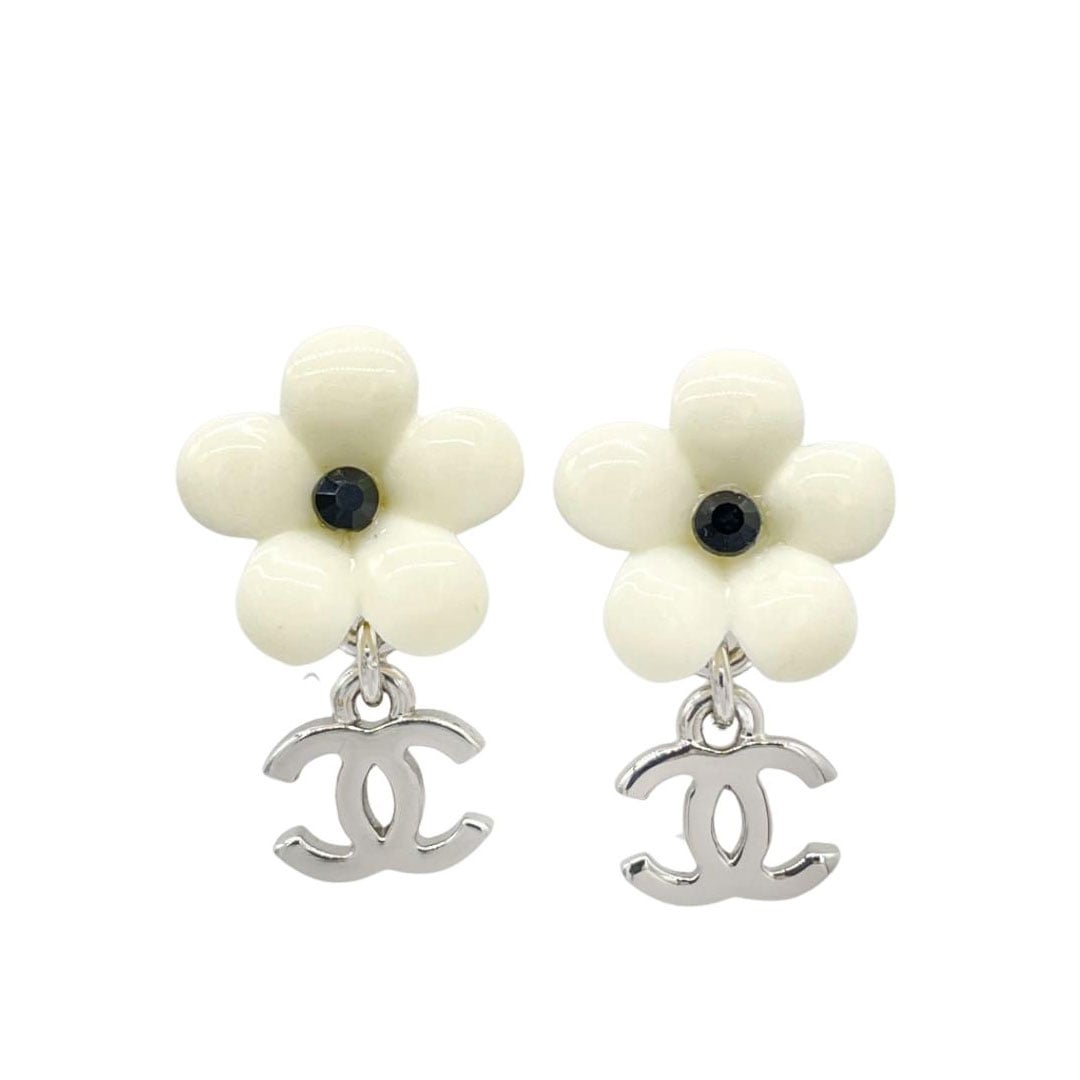 CHANEL シャネル ピアス カメリア ココマーク ホワイト シルバー 05A
