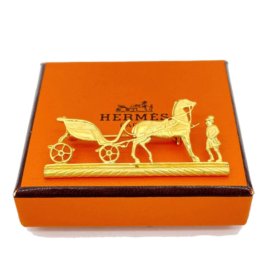 HERMES エルメス ヴィンテージブローチ 四輪馬車 従者 ゴールド