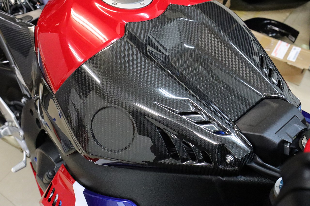 隼 HAYABUSA用 SPEEDRAタンクトップカバードライカーボン SPEEDRA