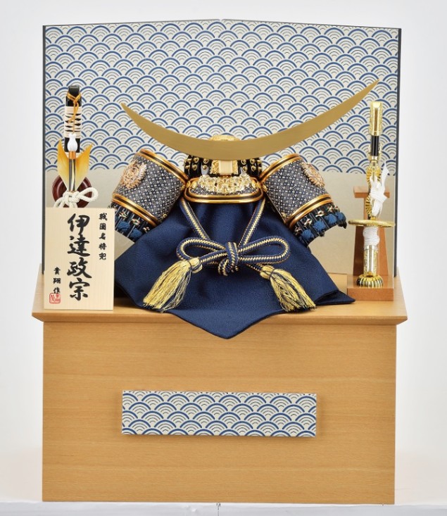 創業明治11年の人形専門店。寿月すみたやの五月人形。伊達政宗公兜