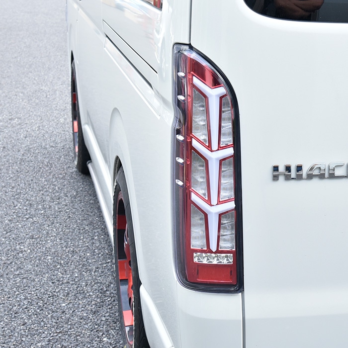 値引き相談歓迎】ヘリオス LED テールランプ クリア/レッド ハイエース