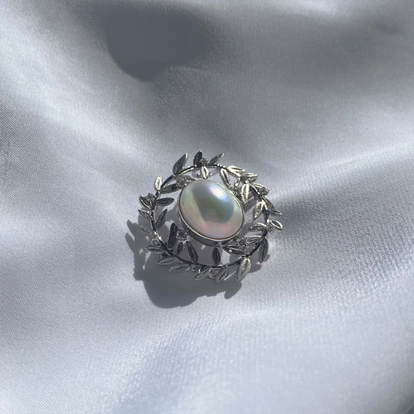 B04078】マベパール ペンダント／ブローチ リーフモチーフ オーバル