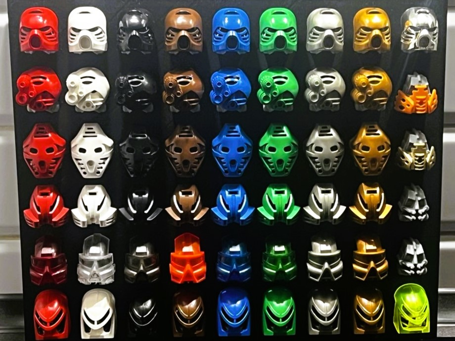 Bionicle Kanohi and Krana mask exhibition boards - Free 3D Print