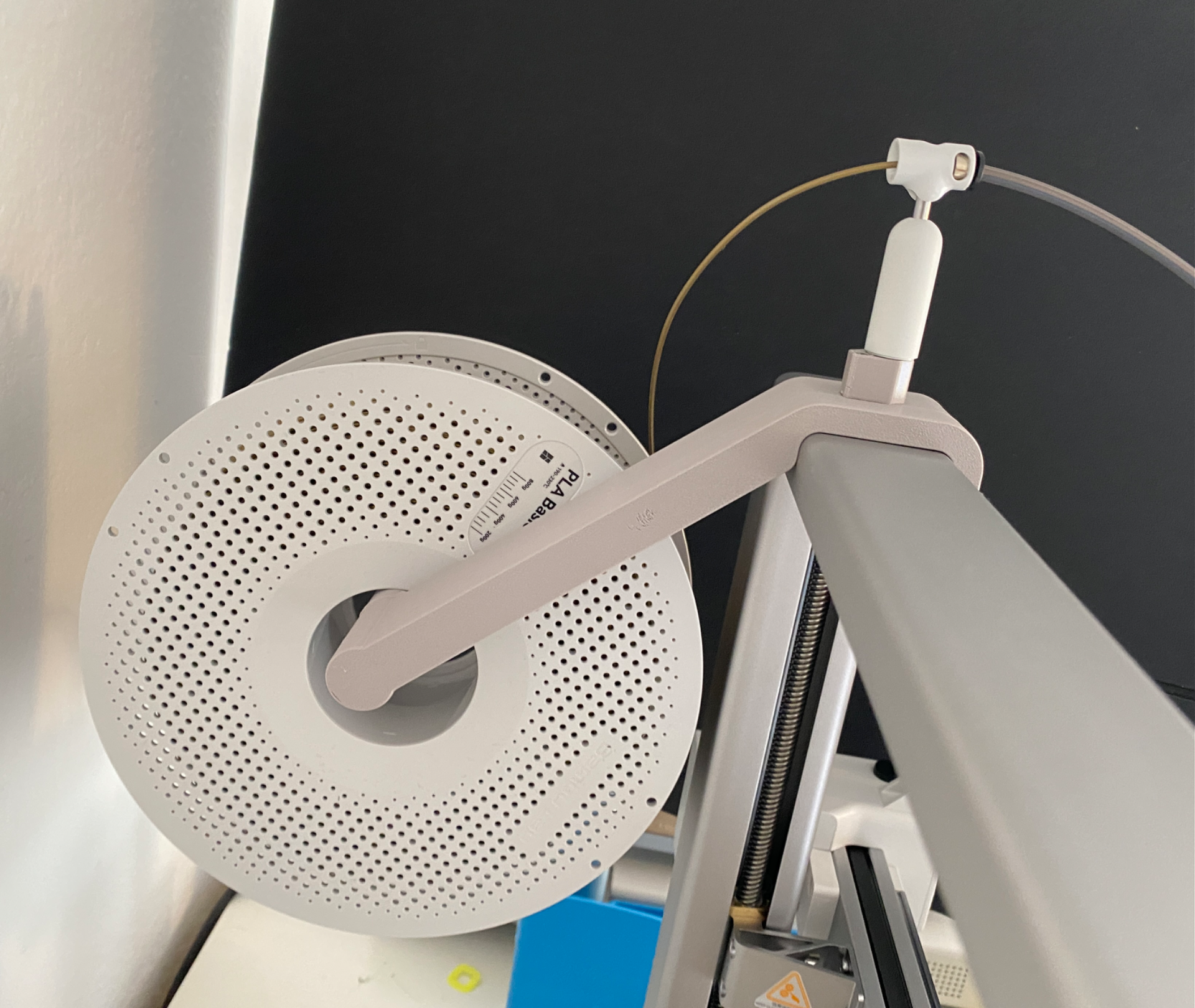 3Dプリント Bambu Lab A1背面スプールホルダー付きフィラメントガイド