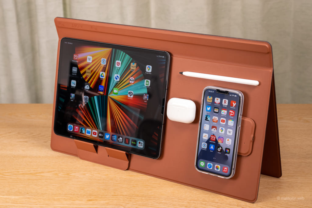 デスクマットを再発明！スマートなデスクワークを実現するMOFT Smart