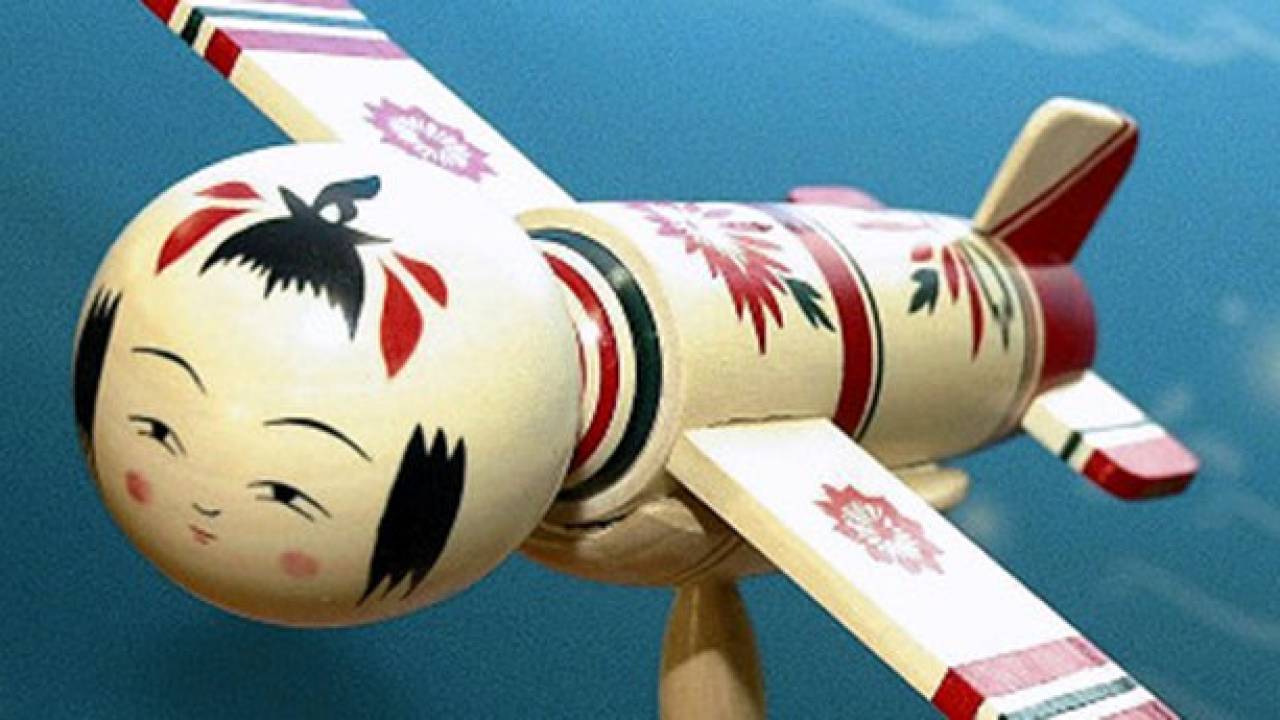 こけし飛んでるしwww 宮城県が観光キャンペーンで「こけし飛行機」を