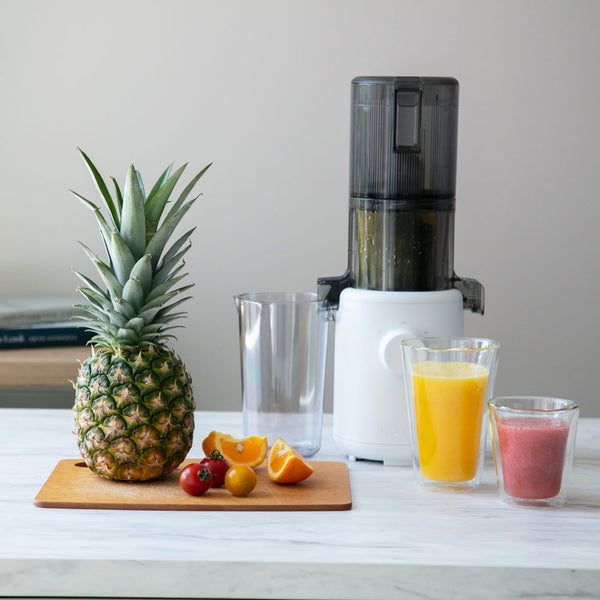 HUROM(ヒューロム)のスロージューサーH310Aでコールドプレスジュースを