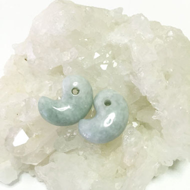 糸魚川産翡翠（ヒスイ）のちび勾玉・ろうかん 勾玉の輪