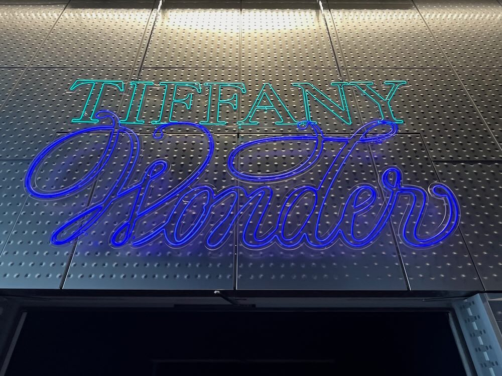 OMAが会場をデザインしたエキシビジョン「ティファニー ワンダー