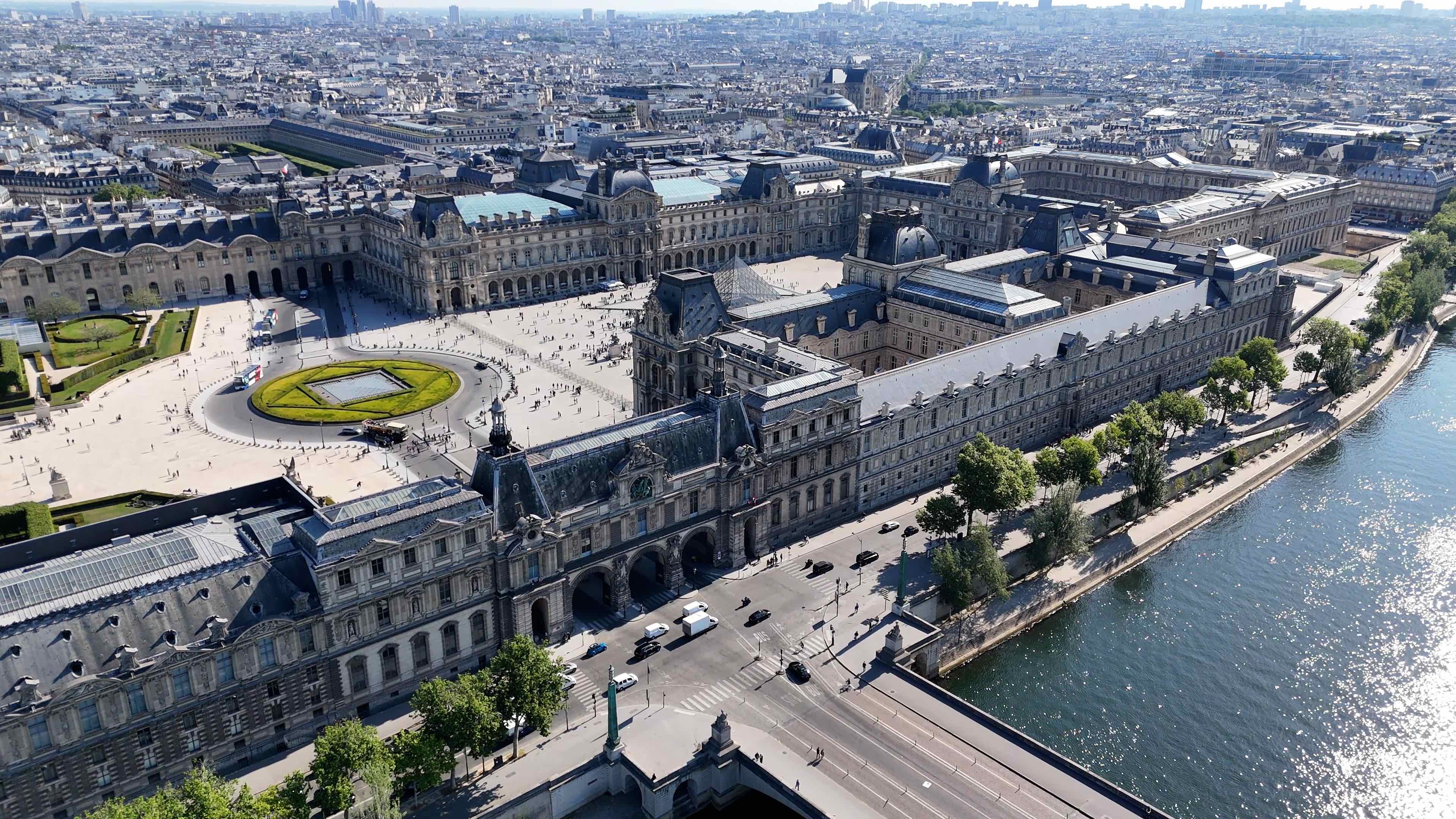 藤本壮介やSANAAが名を連ねる〈ルーヴル美術館〉大規模改修