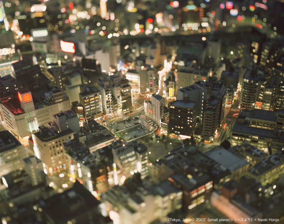 初の大規模個展「本城直季 (un)real utopia」東京都写真美術館にて開催