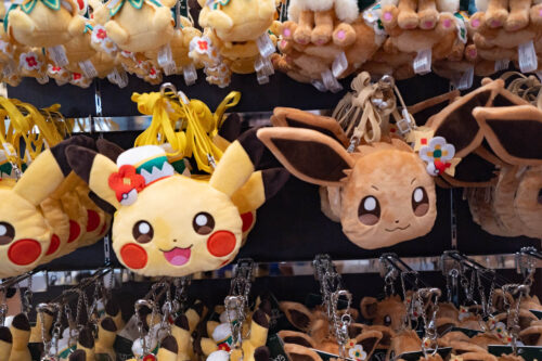 ピカチュウ＆イーブイがパーティ衣装に「ポケパーク カントー」限定