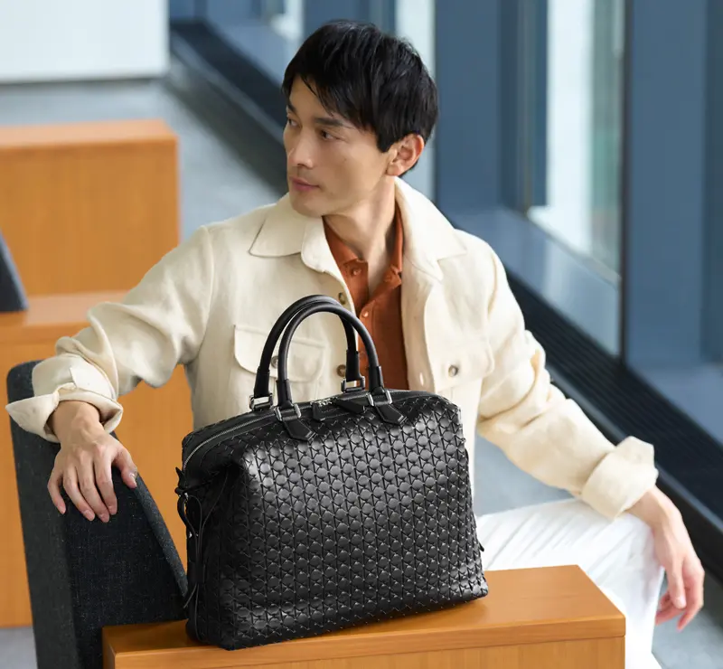 携える工芸品”を日常に ミラノで生まれたセラピアンの名品バッグ｜THE